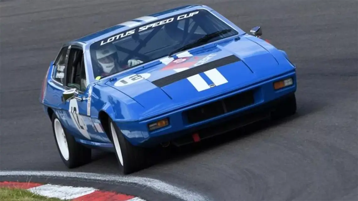 La Lotus Eclat del Team Cippone con al volante Gianluca Bardelli